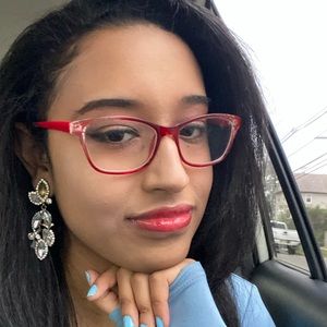 Meet Your Posher, Gabby